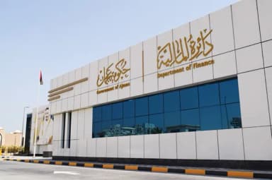 "مالية عجمان" تحصد 4 شهادات دولية في الابتكار و6 من موظفيها ينالون شهادة "مبتكر"